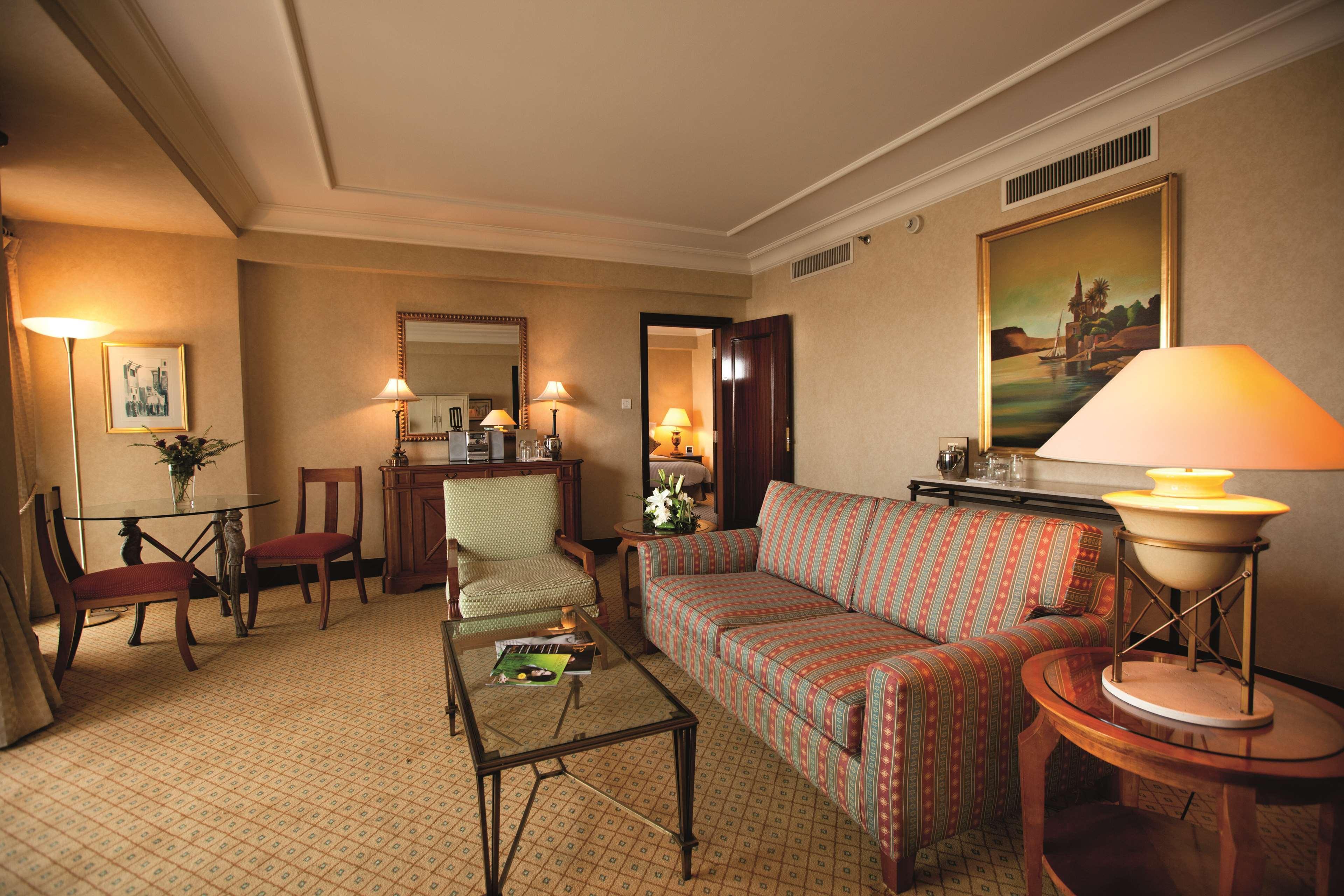 Sofitel Cairo Downtown Nile Hotel Ngoại thất bức ảnh A suite at the Four Seasons Hotel, Cairo