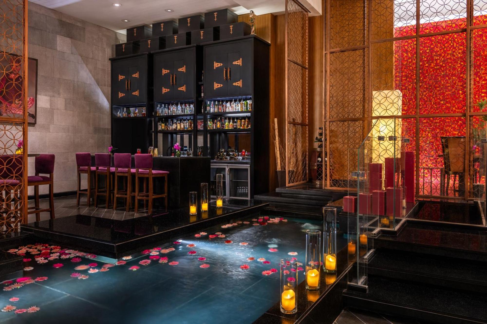 Sofitel Cairo Downtown Nile Hotel Ngoại thất bức ảnh The bar at the Taj Mahal Palace