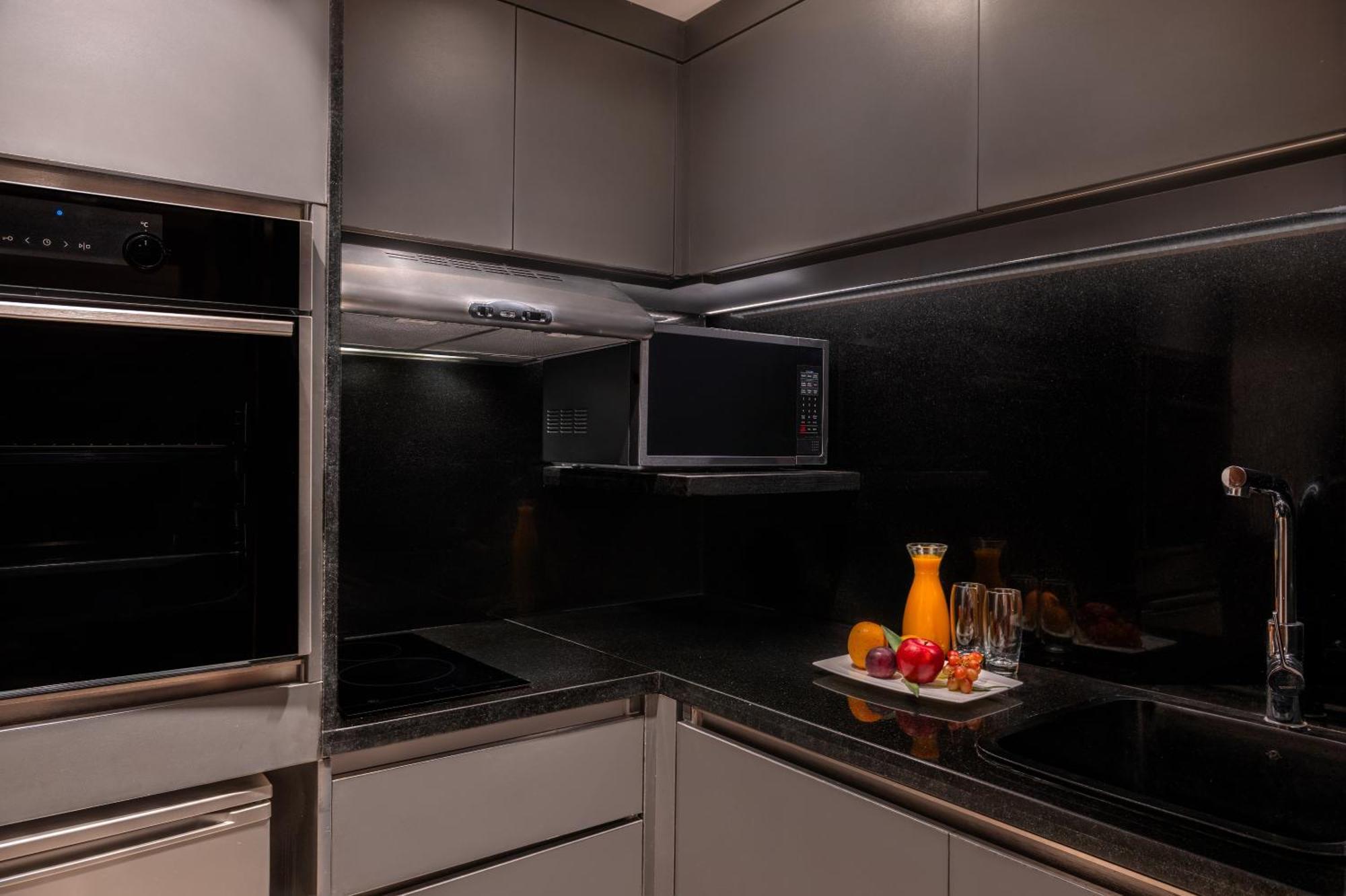 Sofitel Cairo Downtown Nile Hotel Ngoại thất bức ảnh A modern kitchen