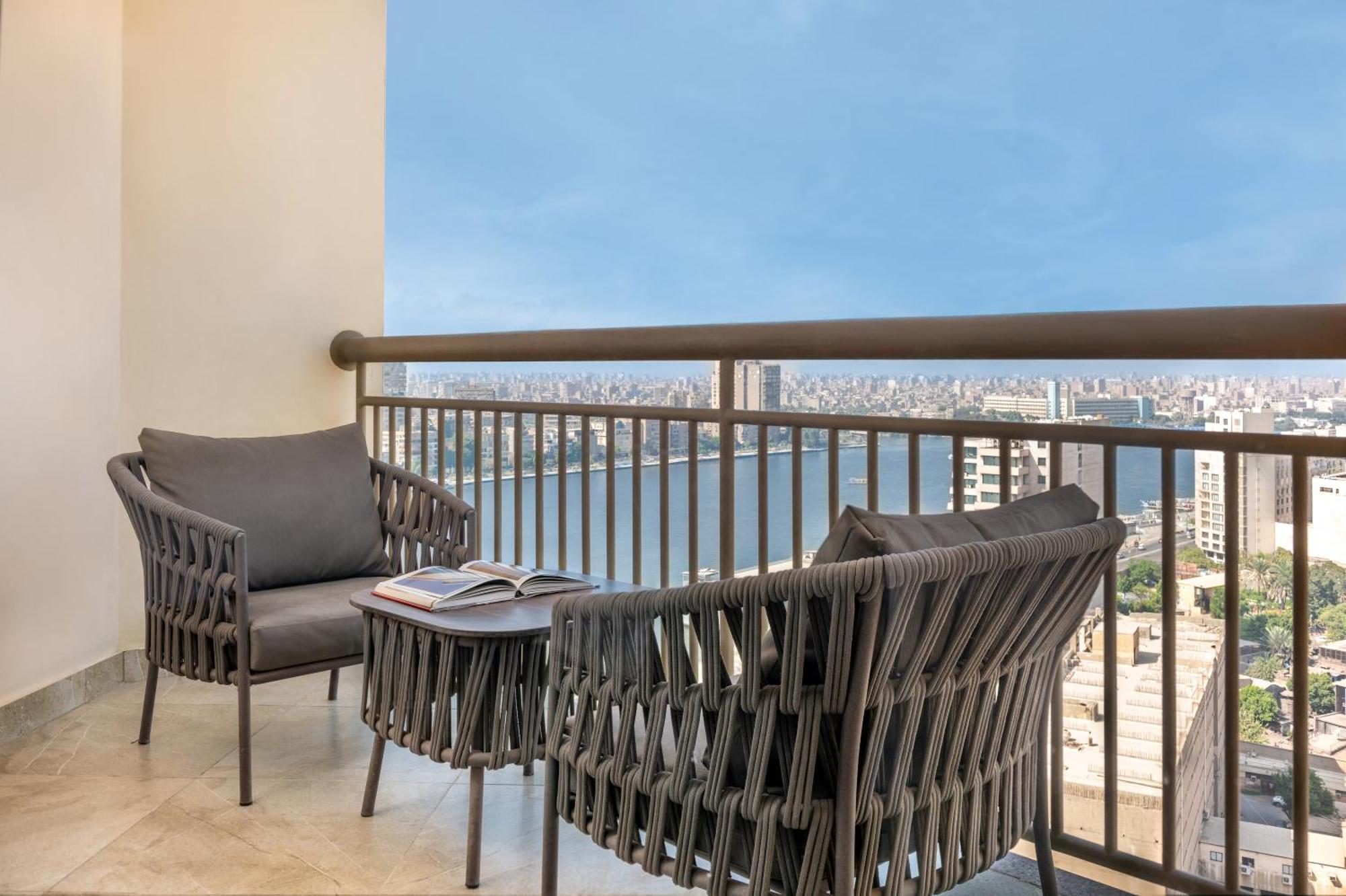 Sofitel Cairo Downtown Nile Hotel Ngoại thất bức ảnh Balcony