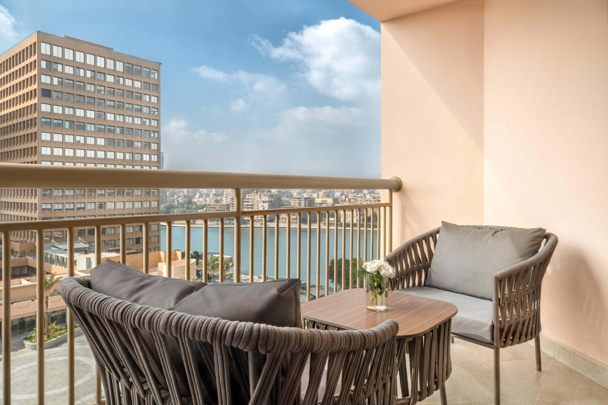Sofitel Cairo Downtown Nile Hotel Ngoại thất bức ảnh Balcony